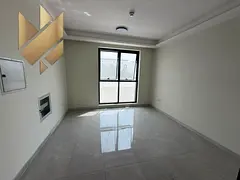 First occupancy, super deluxe finishing, spacious area in the best commercial areas of Muwaileh