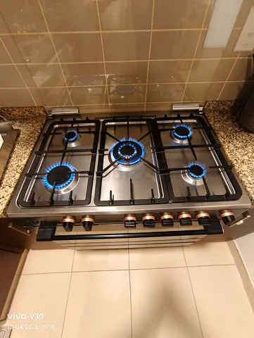 Toshiba 5 burners full gas cooking range latest version 90cm