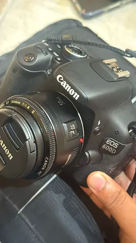 Canon EOS 600D DSLR Camera