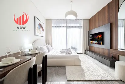 SLEEK STUDIO | LIGHT-FILLED SPACE | INVESTOR DEAL