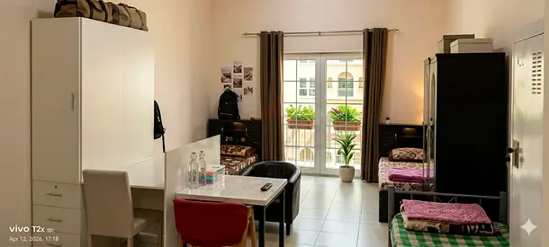 Fully Furnished executive bed-space for Indian males