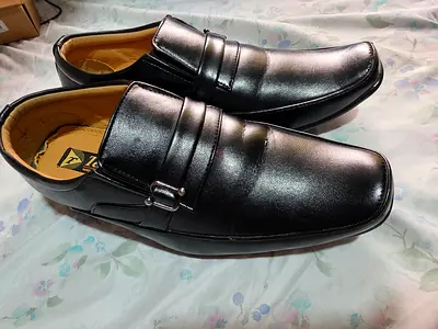 Mens black leather slip-on formal shoes - lightly used