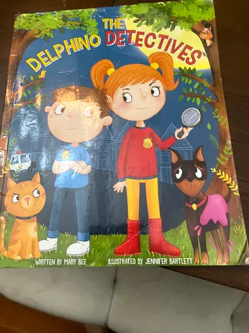 THE DELPHINO DETECTIVES