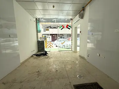 PRIME LOCATION ON THE ROAD SHOP WITH GAS CONNECTION BUSINESS AREA