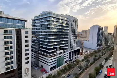 Urnished 1br+2bath | 2 Min Mall | Best Price