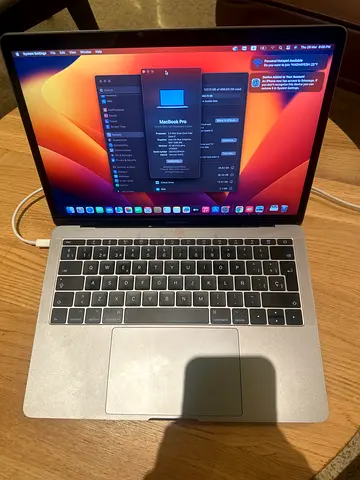 Apple MacBook 13-inch (Silver) 512gb- 16GB RAM Core i7 with graphic 1536 MB PLUS, comes with charger