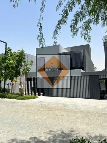 فيلا فاخرة 4 غرف نوم في مسار كايا | موقع مميز قريب من أهم الوجهات