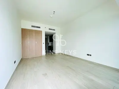 Ready to move | Spacious Layout | Chiller Free