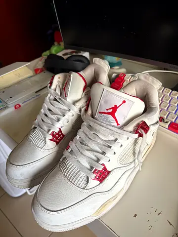 Air Jordan 4s Red White colour