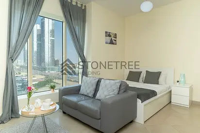 12 CHEQUES | Near Metro | Prime Location