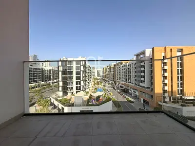 Corner 2BR | High Floor | Pool & Boulevard View | Chiller Free