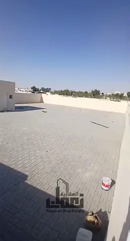 حوطة صناعية للإيجار في الصجعة 8000 قدم إنترلوك كاملة بسعر مميز