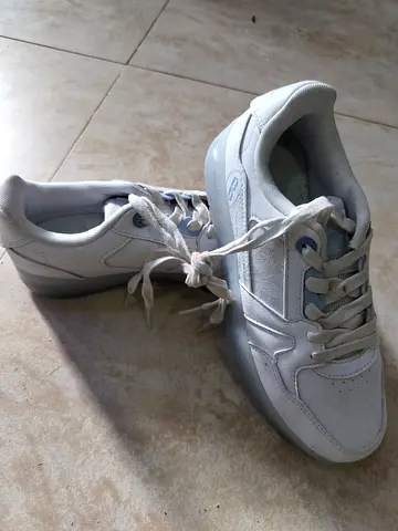 sneakers - lightly worn