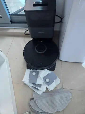 Roborock Q7 Max with dock (Urgent sale due to moving out)