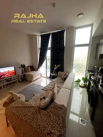 Fully Furnished 1 + Study | Vacant | Peaceful Community