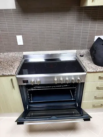 Bosch Electric cooker like new delivery with warranty latest model all over use delivery