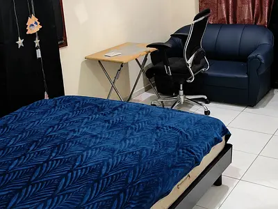 Family/couple/Executive Female