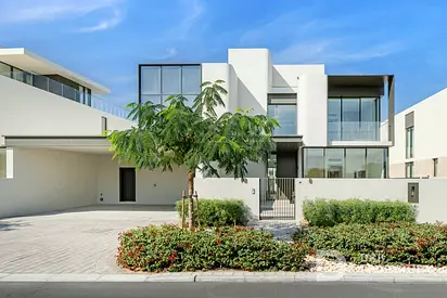 Ready to Move in | Water Facing | Address Branded