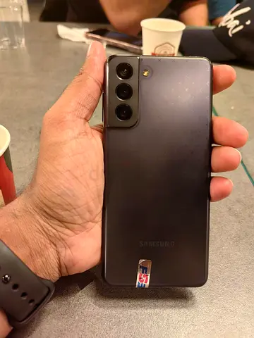 Samsung Galaxy smartphone (triple rear camera) - New Condition Dual Physical Sim