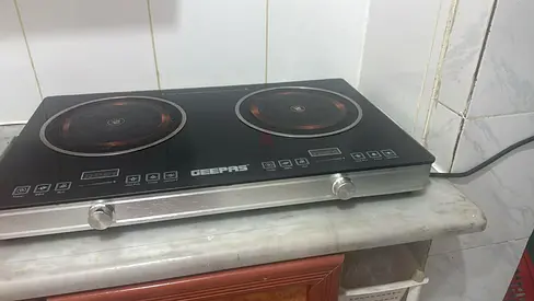Geepas 2-Burner Electric Hot Plate — Working