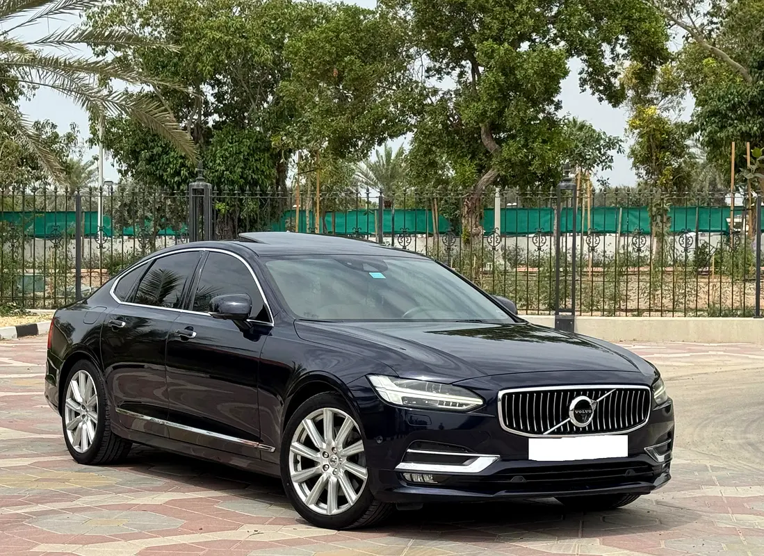 Volvo S90 2017 — photo 1 of 14