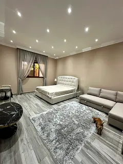 Room for rent in villa