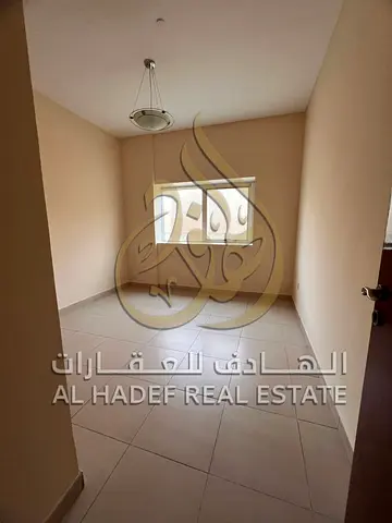 شقة للإيجار في القاسمية الشارقة | غرفة وصالة | قريب من مخرج دبي | موقع مميز | سعر اقتصادي