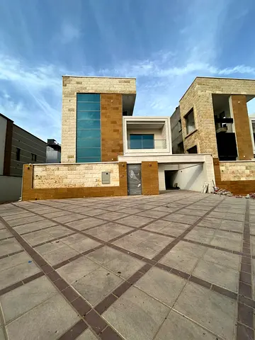 🏠 فيلا للإيجار في الياسمين – Ajman 🏠 فيلا واسعة بمواصفات مميزة مناسبة للعائلات الكبيرة في موقع هادئ وقريب من الخدمات.  ✨ تفاصيل الفيلا: • 5 غرف نوم