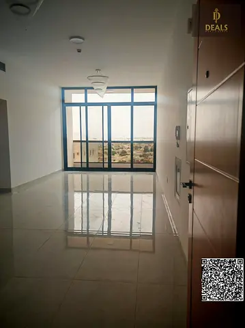 شقة غرفة وصالة واسعة جداً مع بلكونة مفتوحة | حمامين | موقع مميز في الحميدية