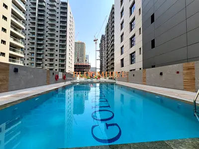 12 Cheques: Fully Furnished Studio Pool & Open View Fitted Kitchen