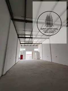 Warehouse, ready immediately, 30KW electricity, 7.5 meters high, 25 meters long, prime location