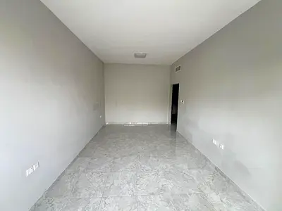 شقة غرفتين وصالة (ثاني ساكن) _ غرفتين ماستر _ 3 حمامات _ مساحة كبيرة _ تكييف مركزي _ موقع مميز شارع الخرطوم قريب من شارع الشيخ عمار  45,000 درهم سنويا