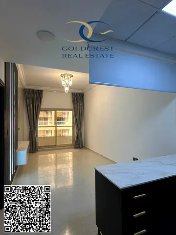 شقة بمساحة نادرة | غرفة دراسة