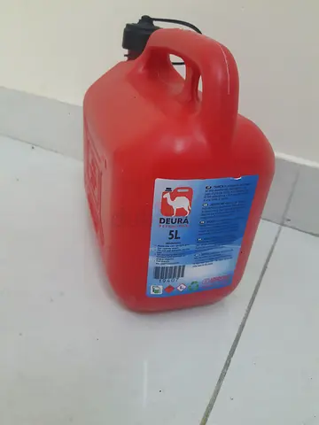 دبة بترول ٥ليتر جديد