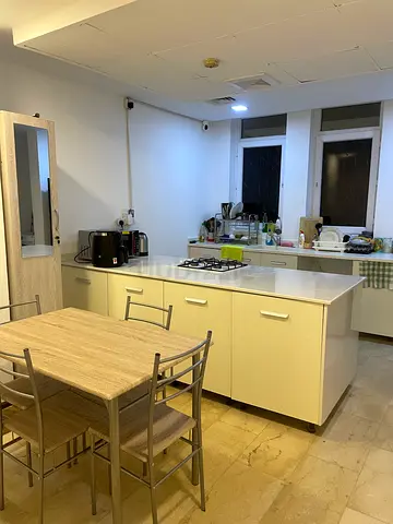 Cozy private room with balcony for Single person available in JVC