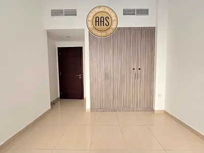 Like A Brand New Building 2Bhk Close To Park 65k Family Building
