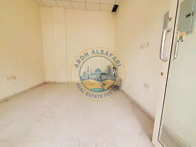 No Cash Deposit spacious shop available for rent