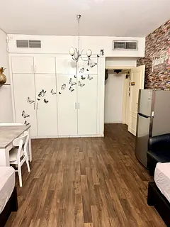 Elite spacious room for executive bachelors/couple