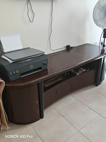 Curved Modern TV Stand