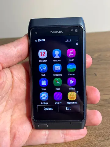 Nokia N8