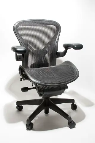 Herman Miller Authentic Chair Aeron Classic fully loaded Size B and C