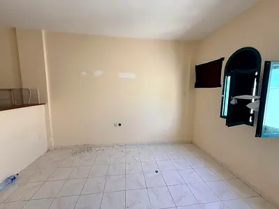 استوديو / مطبخ شبة منفصل /مساحة مناسبة للسكن المريح/ تهوية جيدة وإضاءة طبيعية/حمام بتشطيب جيد/صيانة دورية
