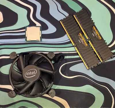 Package Of | i7 8700t - Intel air cooler - 16 gb ram ddr4