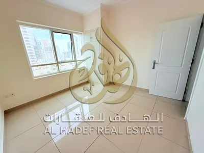شقة غرفتين وصالة للإيجار في الخان – الشارقة | باركن مجاني + خزائن بالحائط + موقع مميز  الموقع: الخان – الشارقة، موقع حيوي وقريب من جميع الخدمات