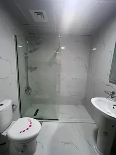 Large Studio | Upgraded Toilet | With Balcony