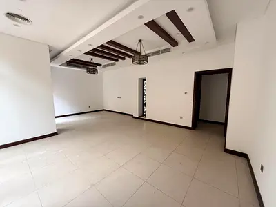 تاني ساكن _ مساحة واسعة _ غرف ماستر _ خزائن بالحائط _ غرفة خادمة