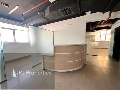 Hot OFFER LUXURY office in BUSSINES center very prime lecation ready to move only jest 38k
