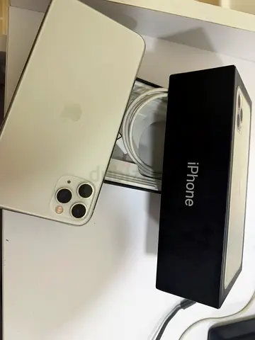 Apple iPhone 11 Pro (Silver) - With Original Box and Cable