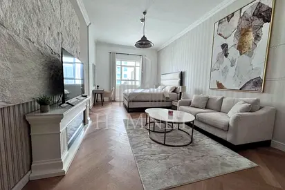 Ready to move | Fully Upgraded | Luxurious Studio