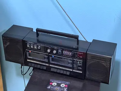 CROWN SZ-2130- BOOMBOX( Made in Japan)